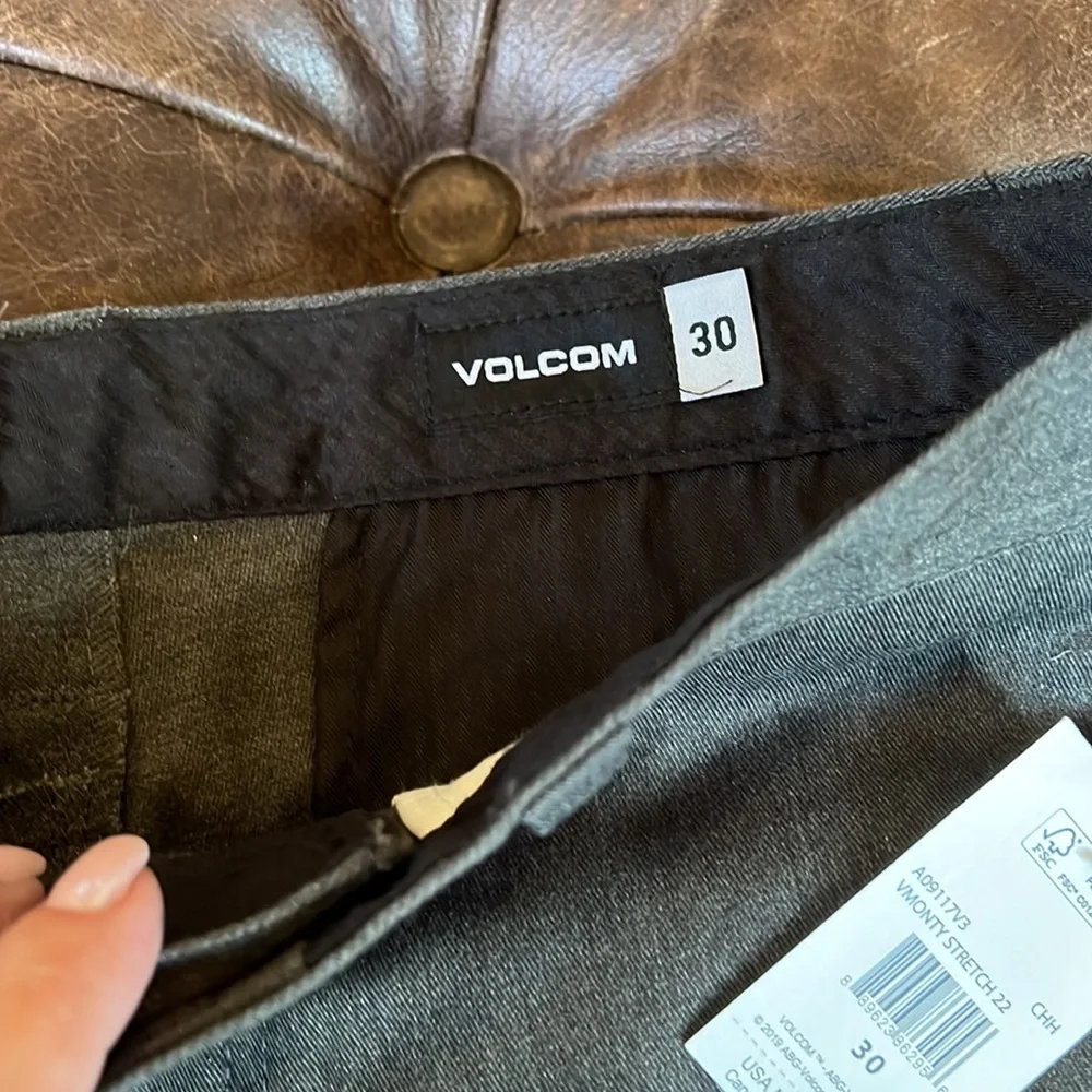 Volcom - Picture 2 of 6